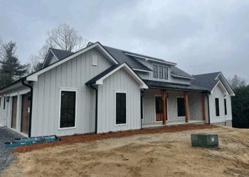 Discover the Excellence of Paramount Roofing and Siding